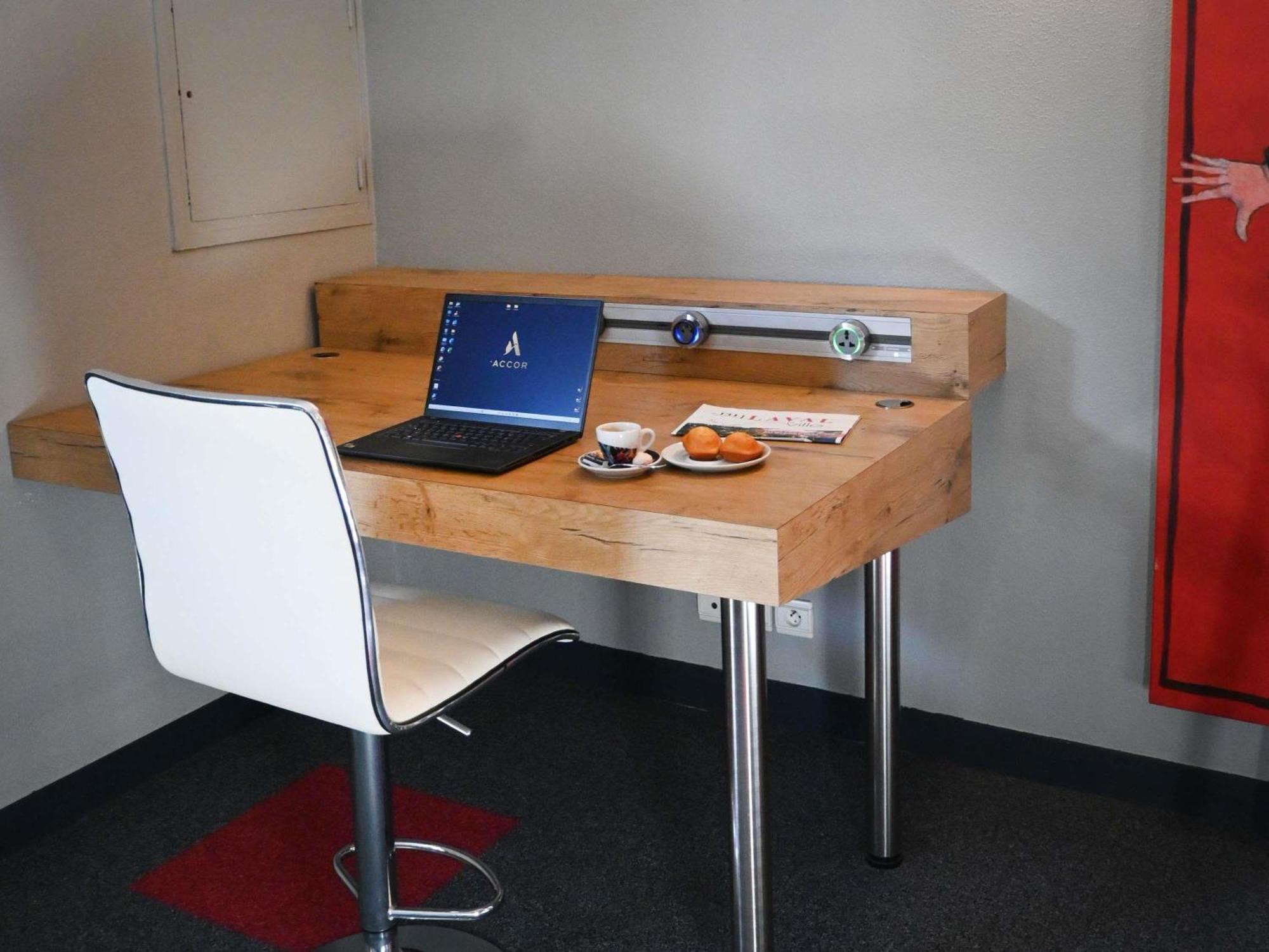 Ibis Laval Le Relais D'Armor Hotel Change  Luaran gambar