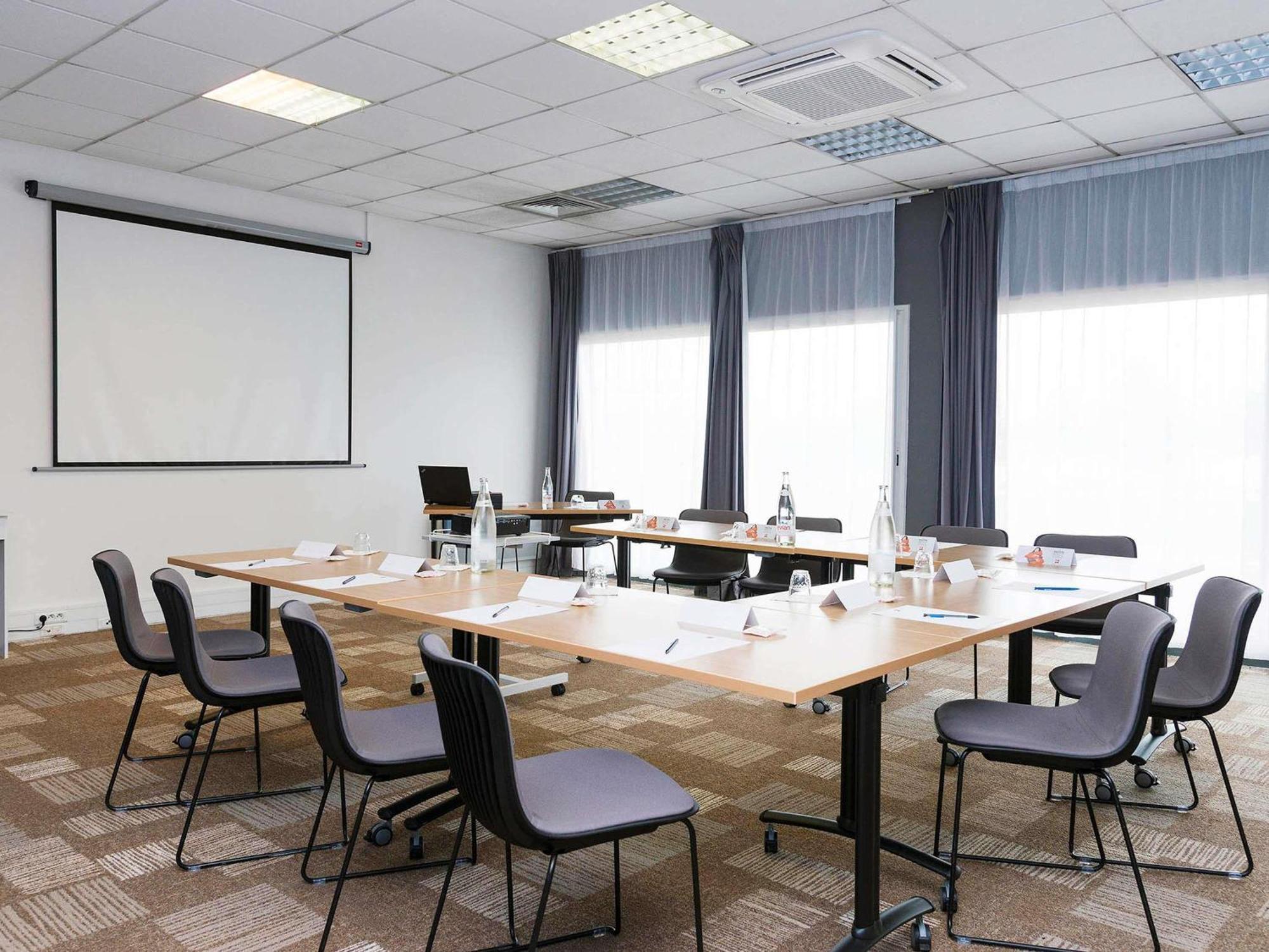Ibis Laval Le Relais D'Armor Hotel Change  Luaran gambar