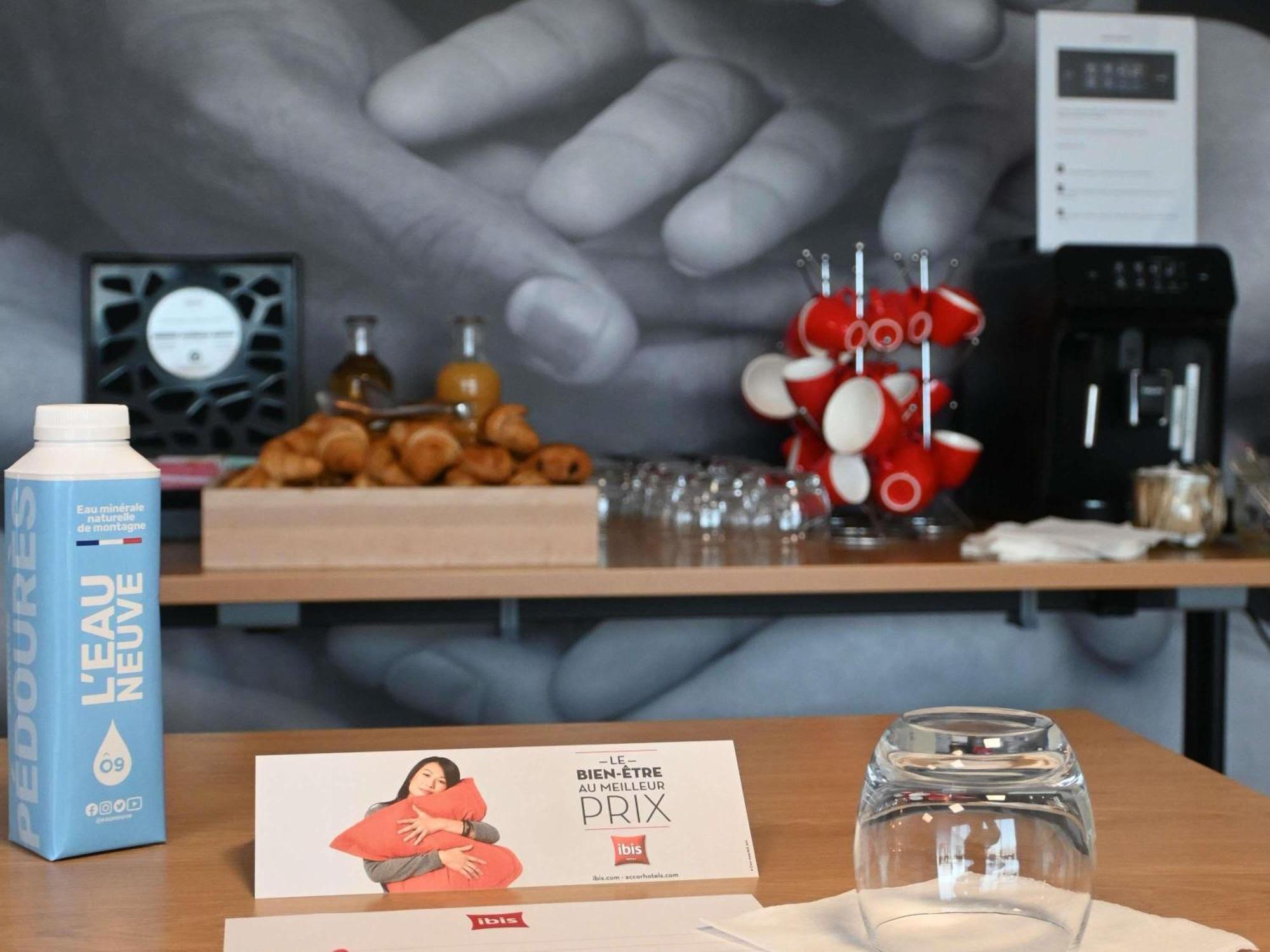 Ibis Laval Le Relais D'Armor Hotel Change  Luaran gambar