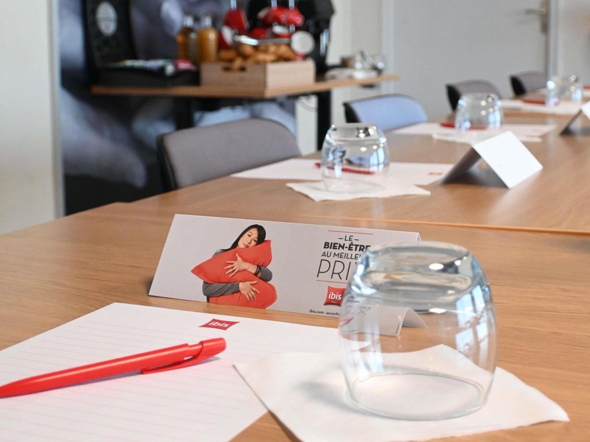 Ibis Laval Le Relais D'Armor Hotel Change  Luaran gambar